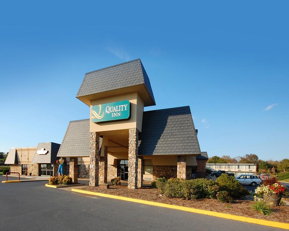Quality Inn Shenandoah Valley Нью-Маркет Экстерьер фото